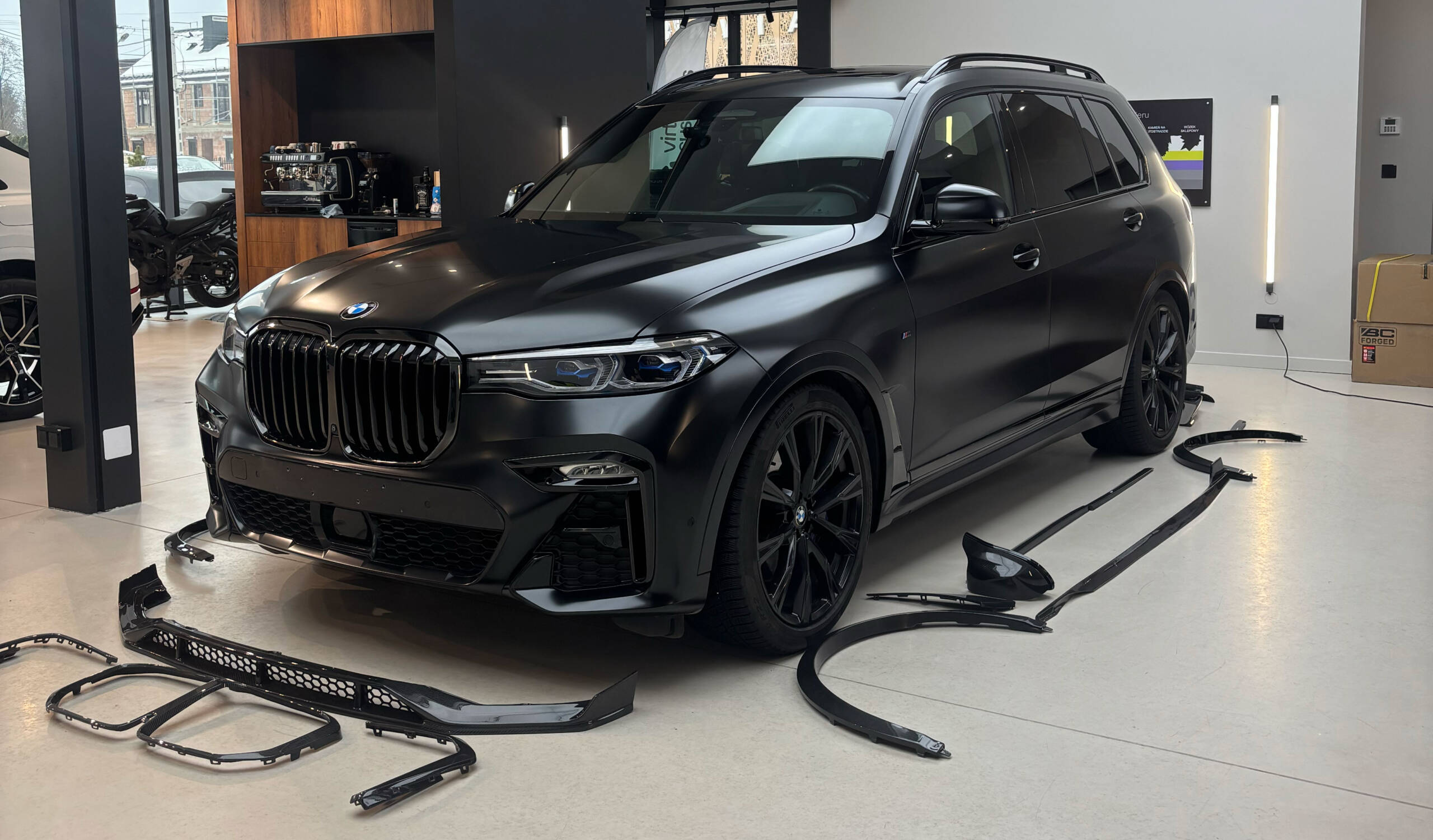 Dokładki carbonowe – realizacja Virtura Customs Kraków
