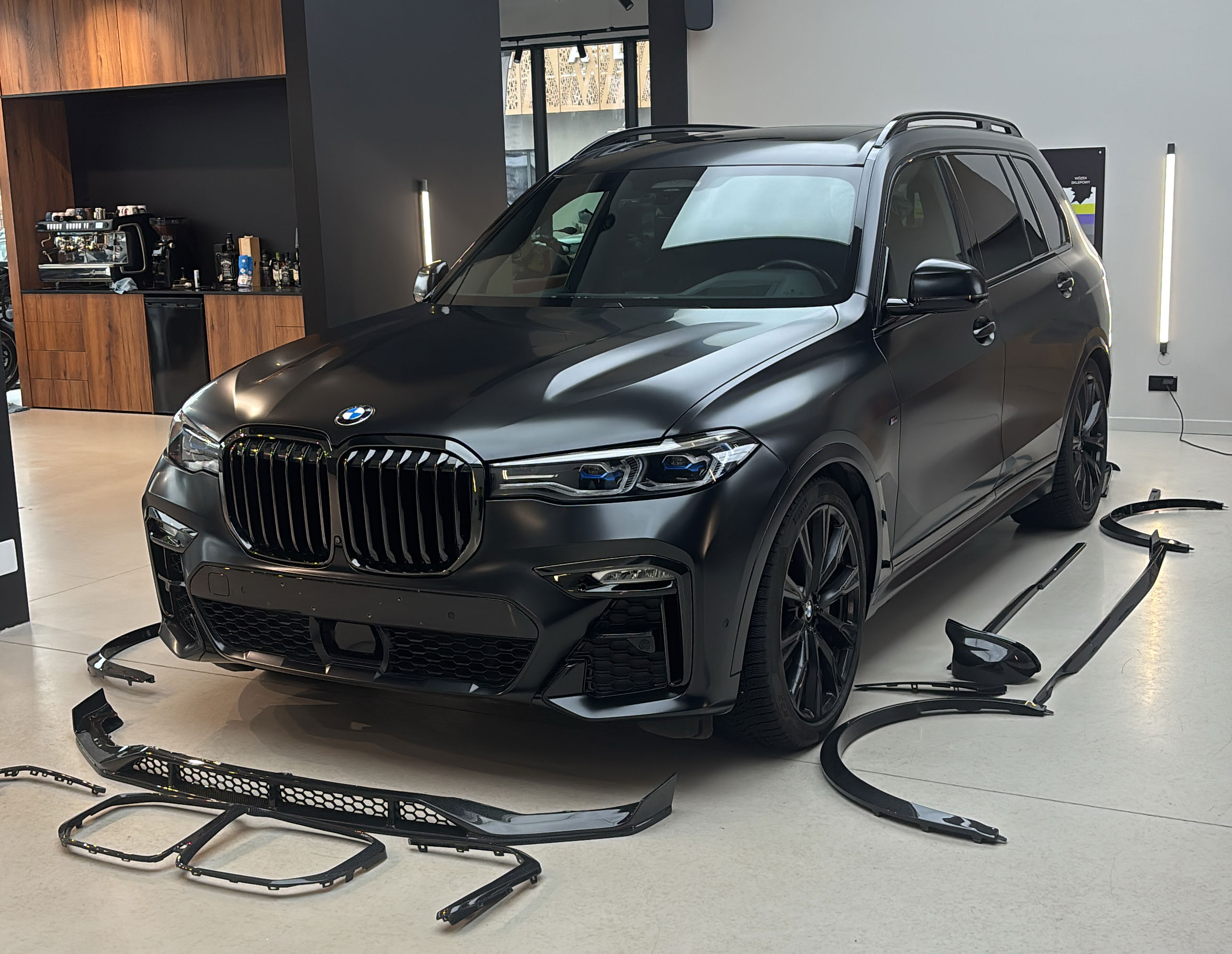 Dokładki carbonowe – realizacja Virtura Customs Kraków