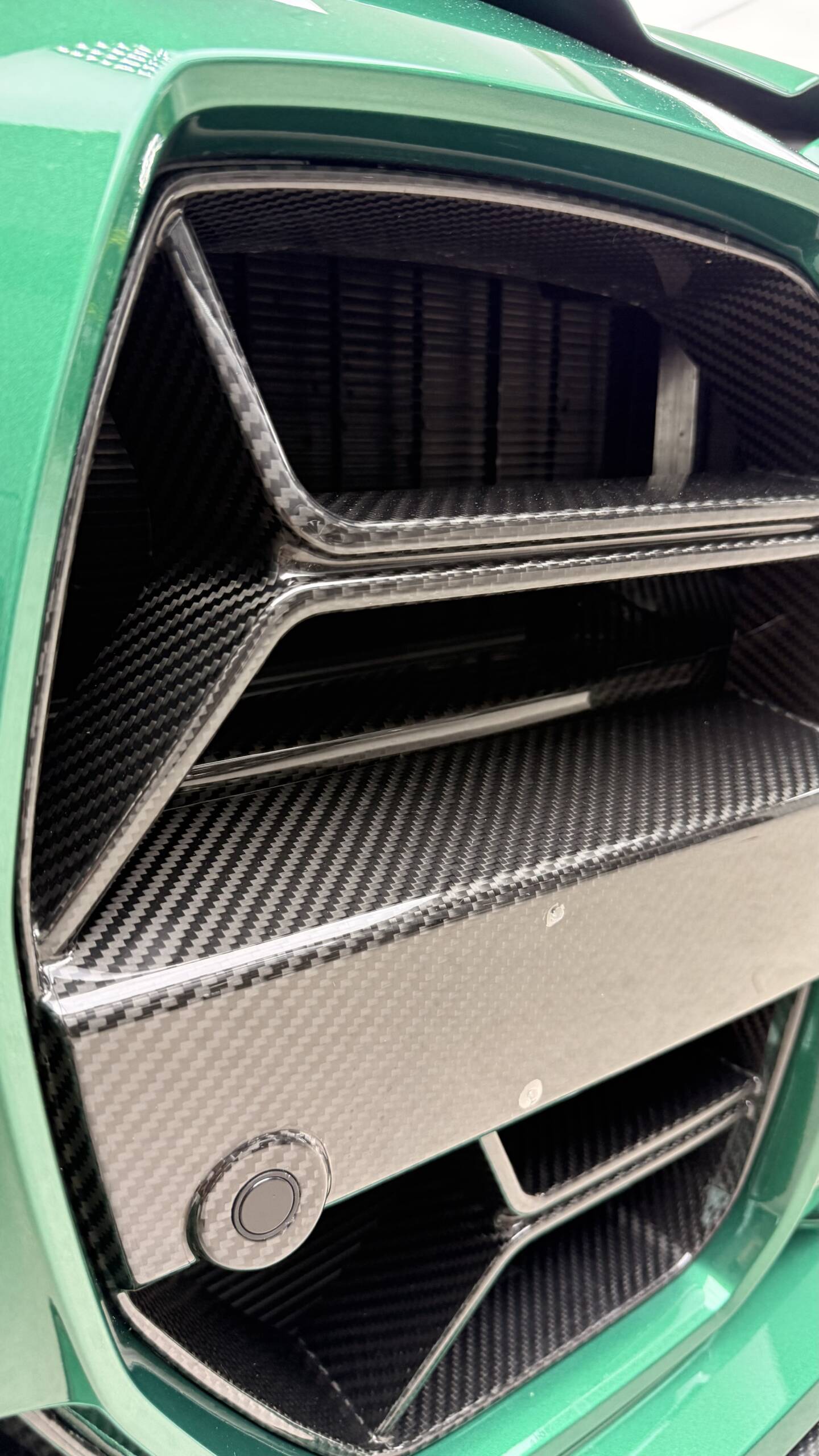 Dokładka z włókna węglowego (carbon) – Virtura Customs Kraków
