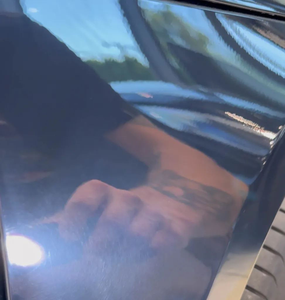 Lakier Porsche Macan po cięciu pastą Optimum Hyper Compound — etap przed wykończeniem