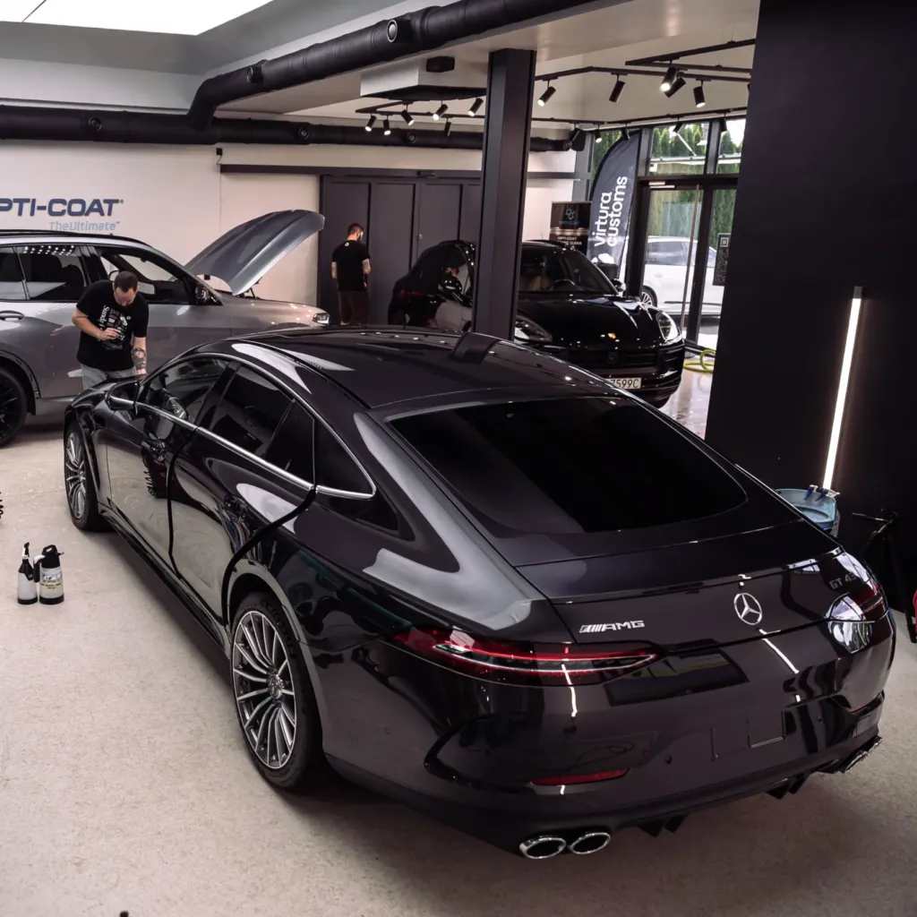 Mercedes-AMG GT 43 4-Door w grafitowym lakierze w studiu Virtura Customs pod Krakowem